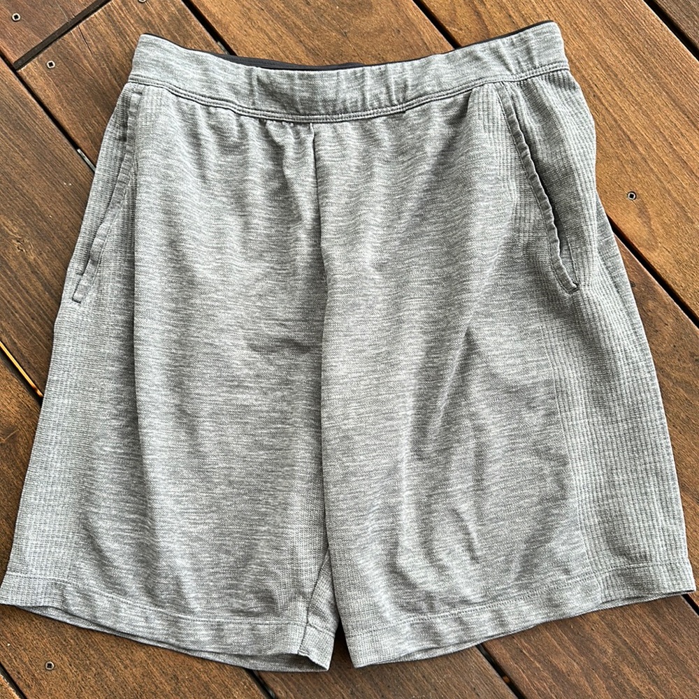 Mens Uniqlo shorts- 2 pair